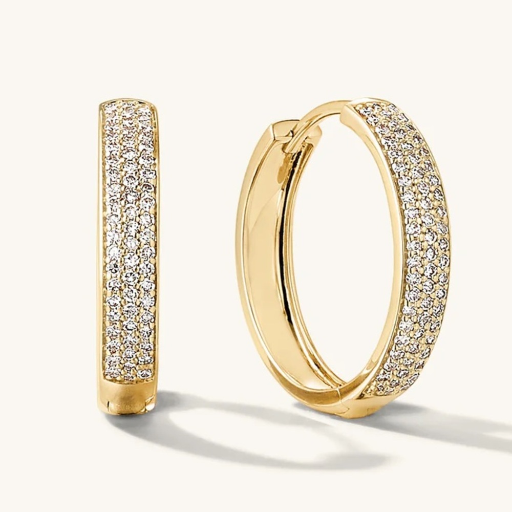 Mejuri Bold Pavé Diamond Medium Hoops